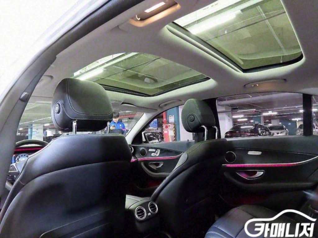 Mercedes Benz E class - Vista 11