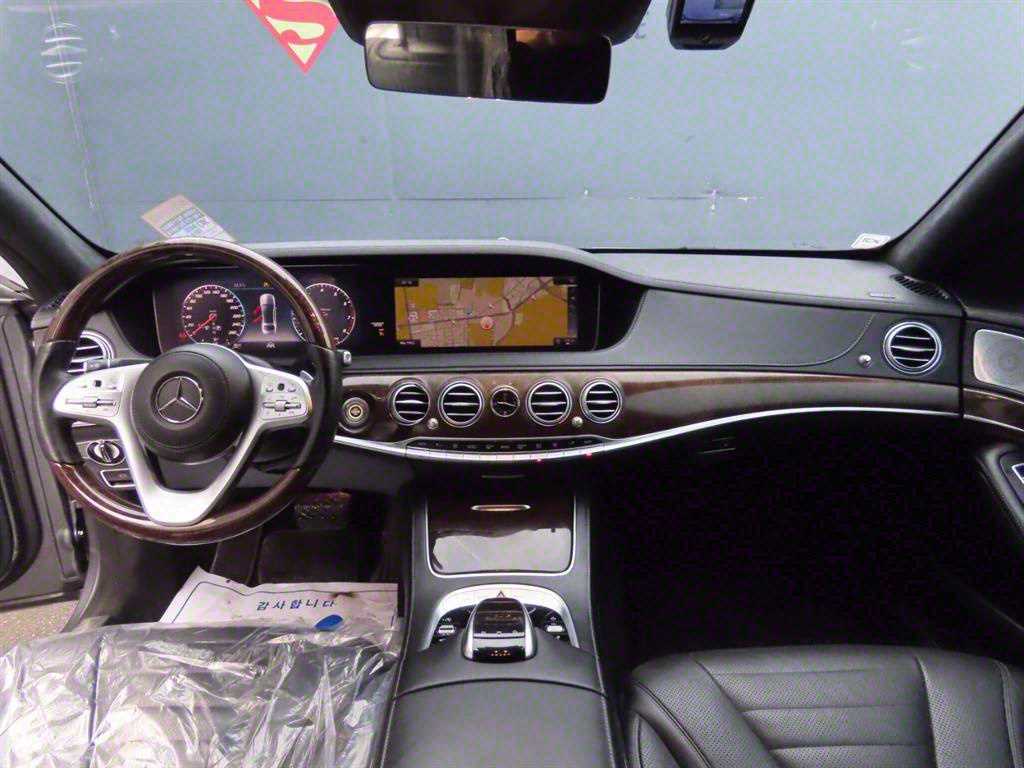 Mercedes Benz S Class - Vista 8