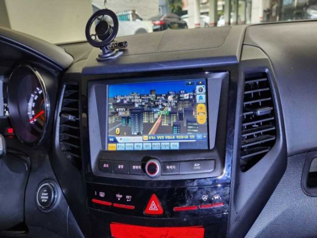 Ssangyong Tivoli - Vista 6