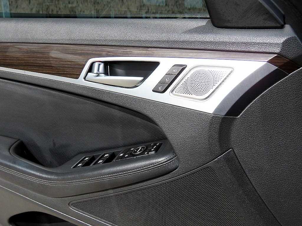 Genesis G80 - Vista 12