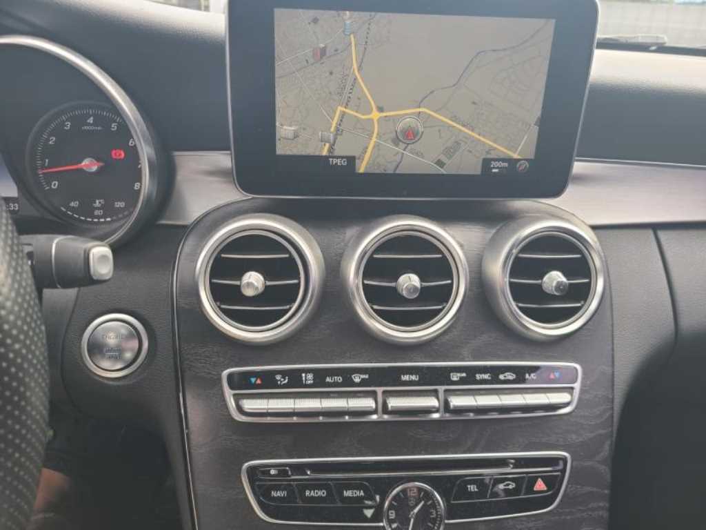 Mercedes Benz C Class - Vista 9