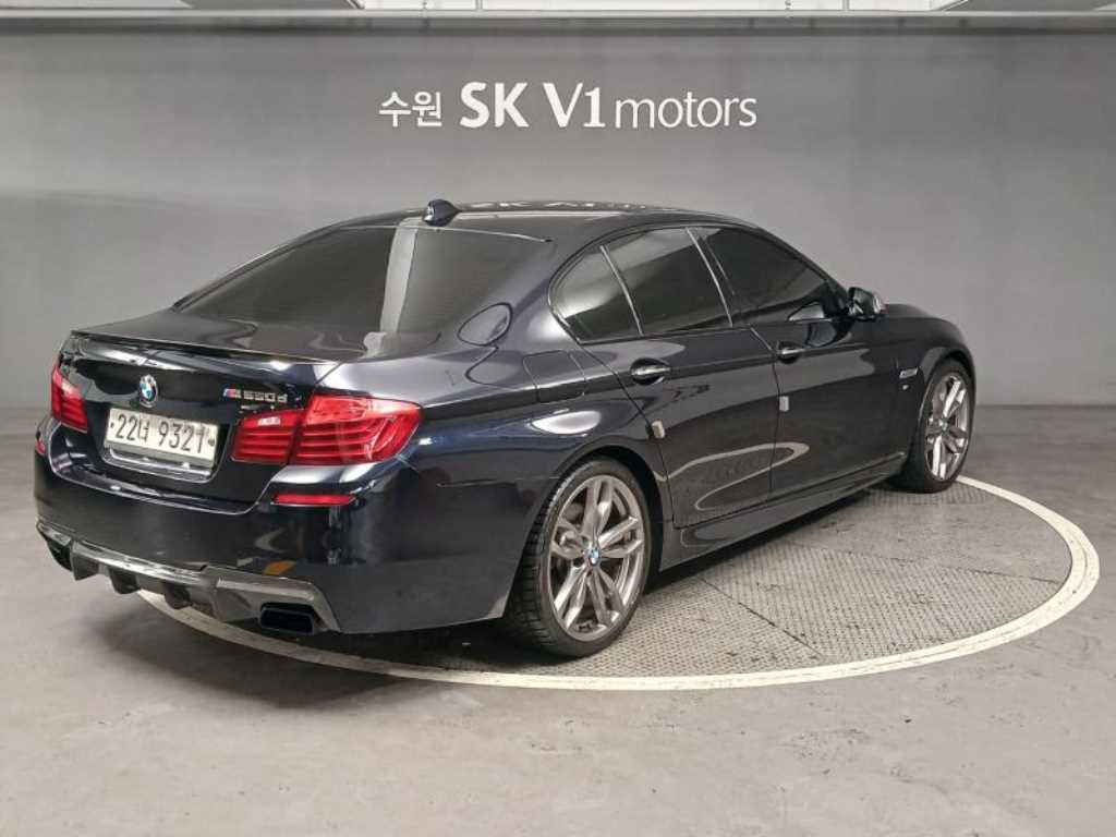 BMW 5 Series - Vista 4