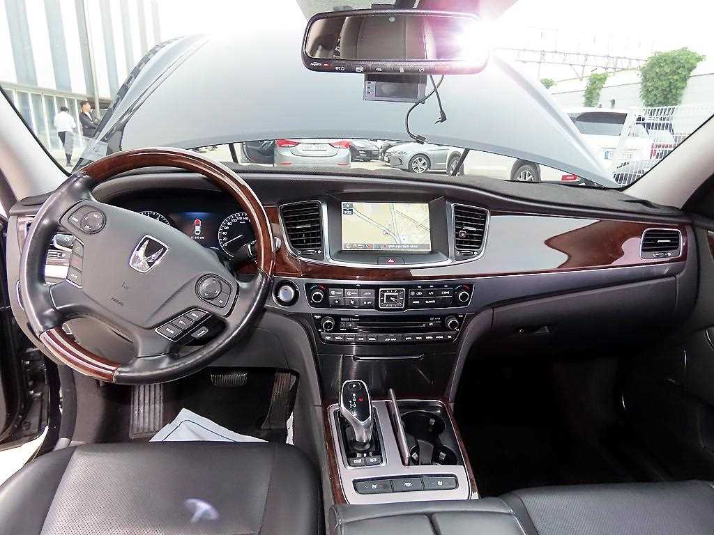 HYUNDAI Equus - Vista 7