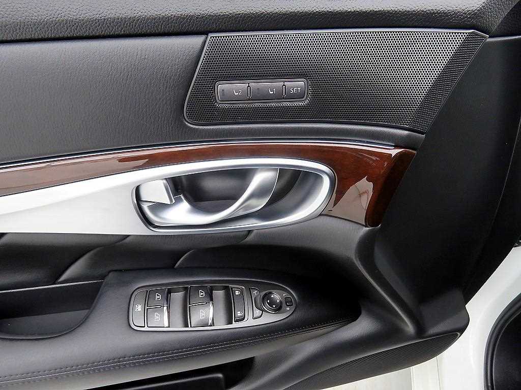 Infiniti Q - Vista 11