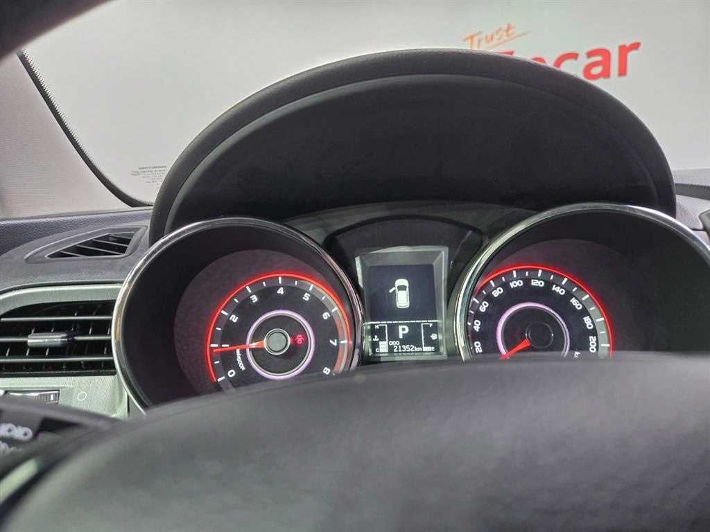 Ssangyong Tivoli - Vista 12