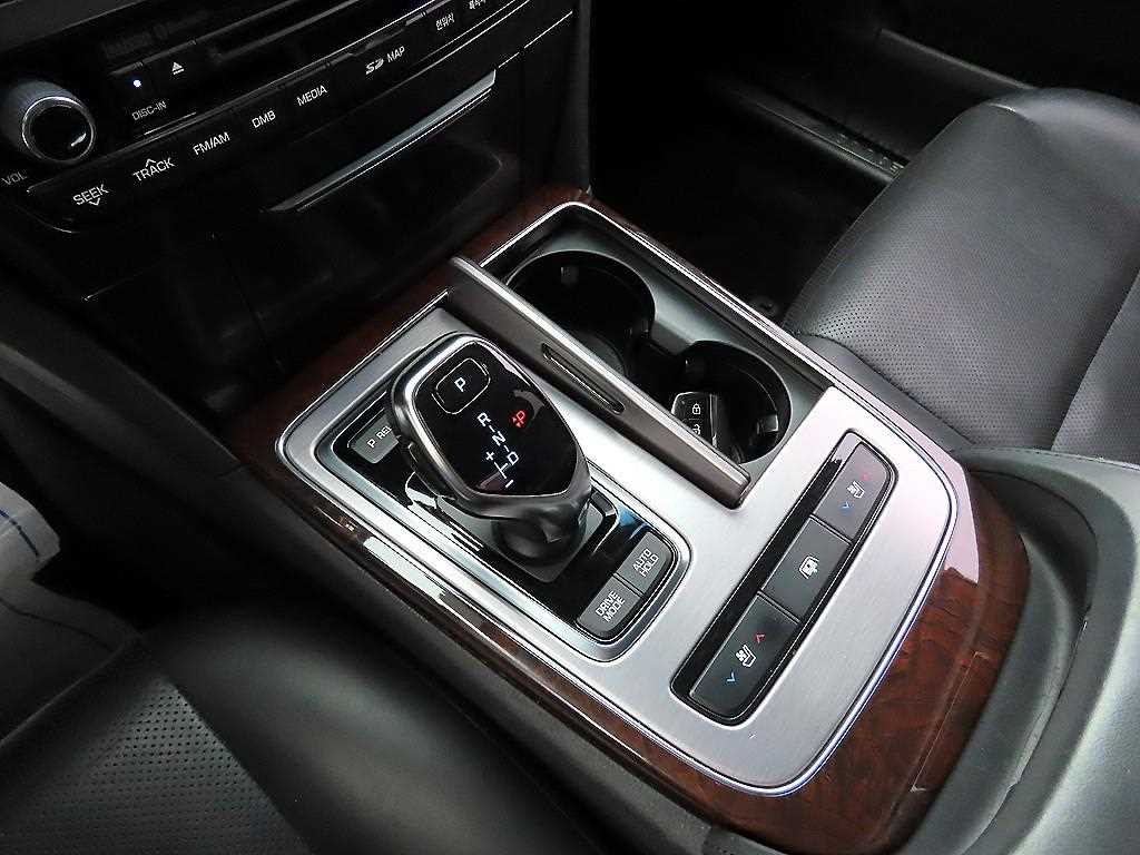 HYUNDAI Equus - Vista 11