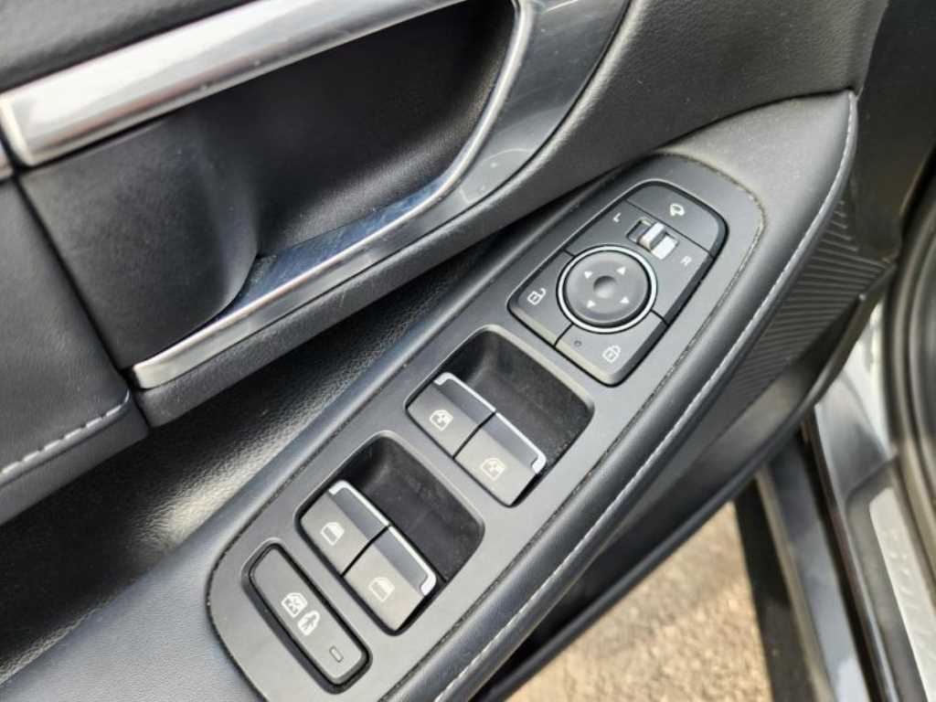 HYUNDAI Sonata - Vista 10