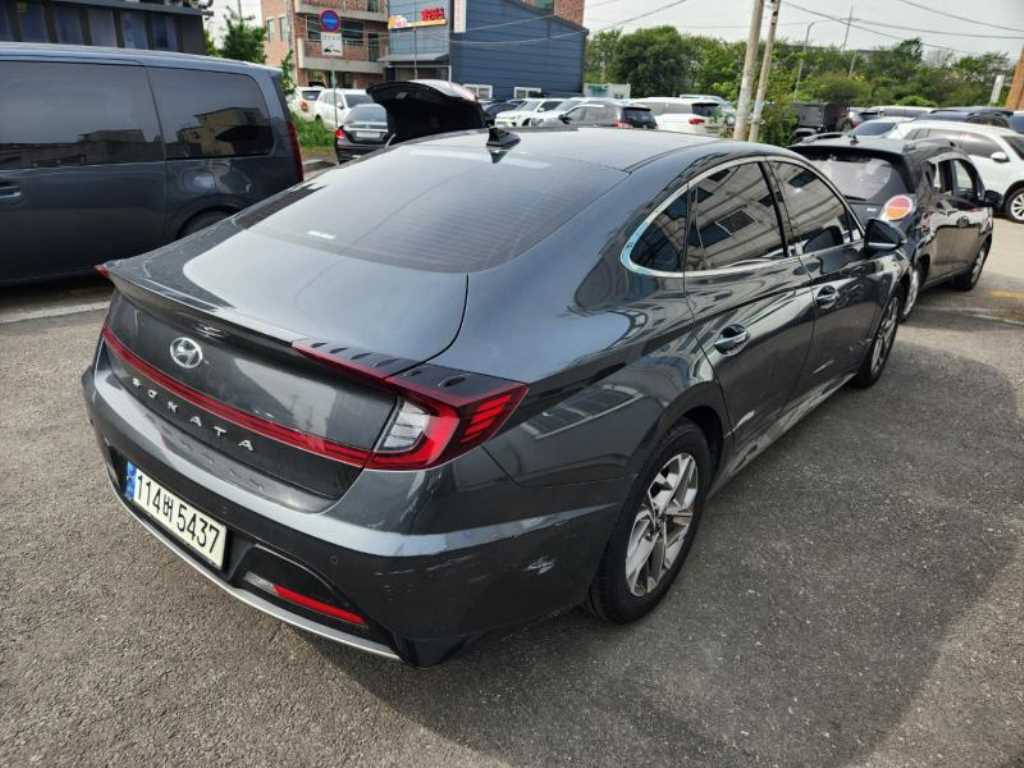 HYUNDAI Sonata - Vista 4