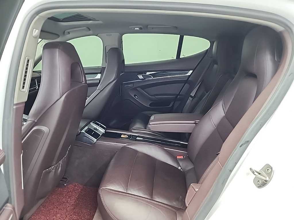 Porsche Panamera - Vista 12