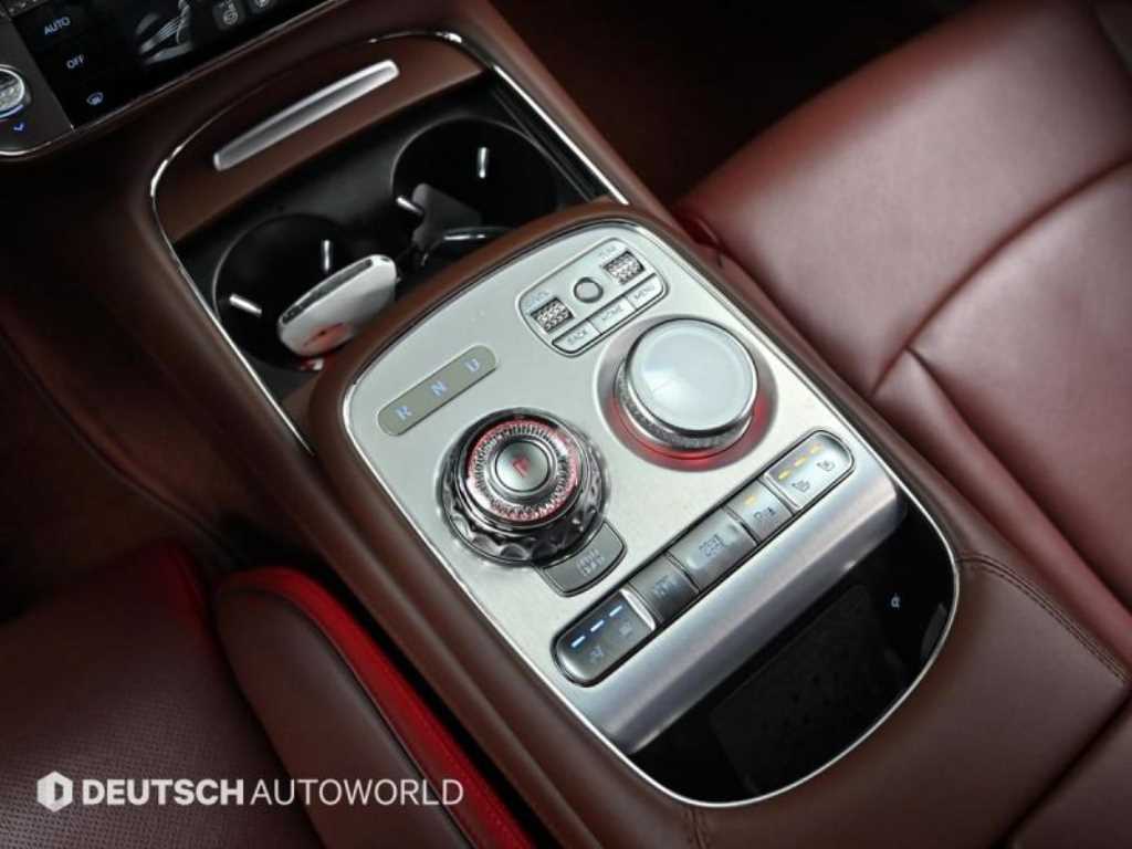 Genesis G90 - Vista 9