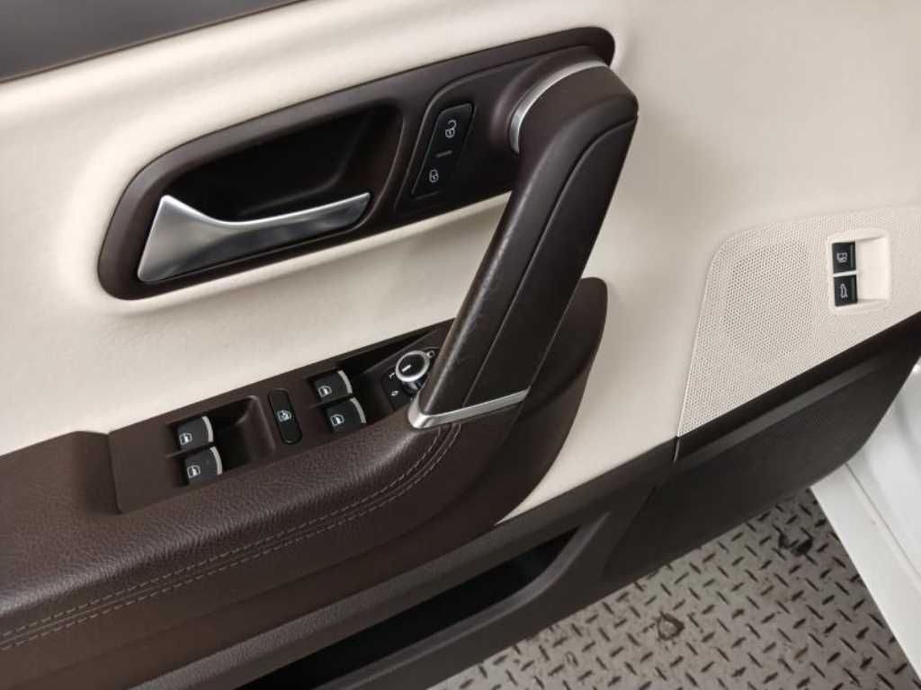 Volkswagen CC - Vista 9