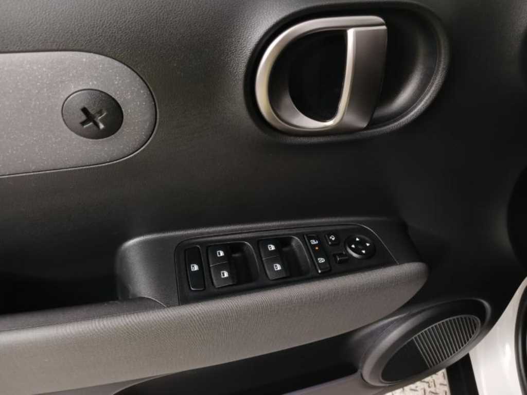 HYUNDAI Casper - Vista 9