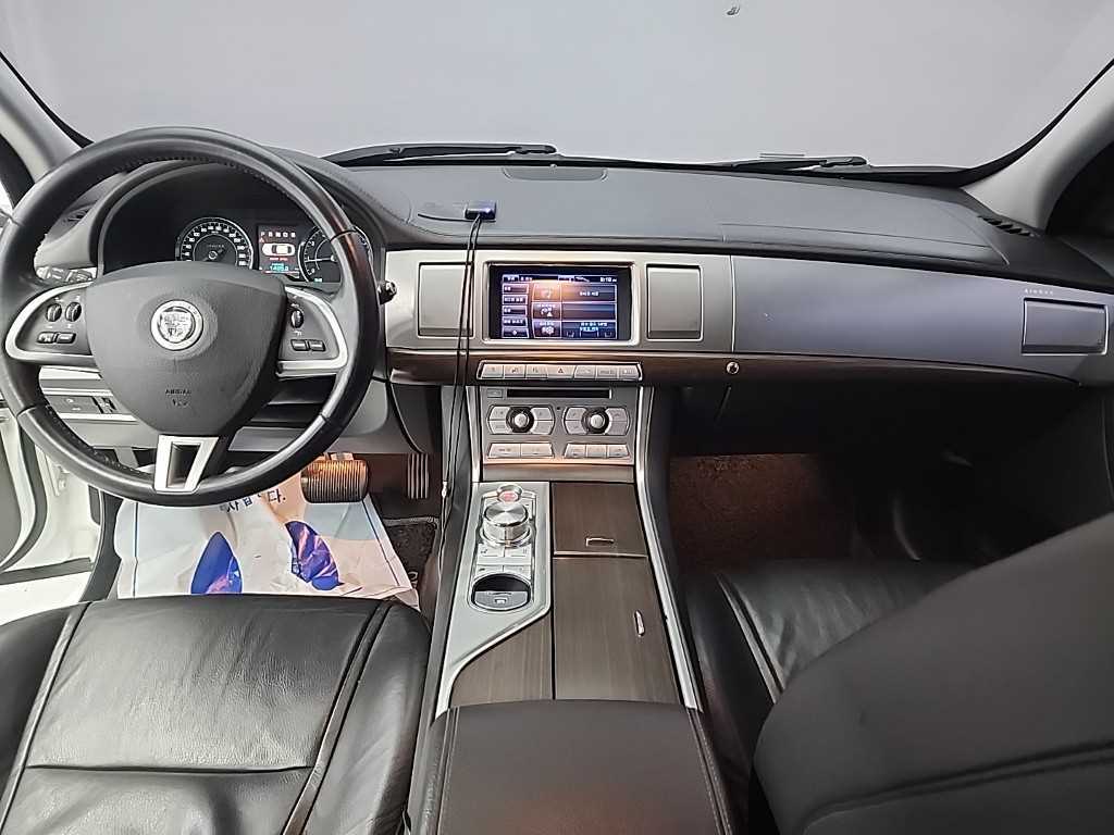 Jaguar XF - Vista 7
