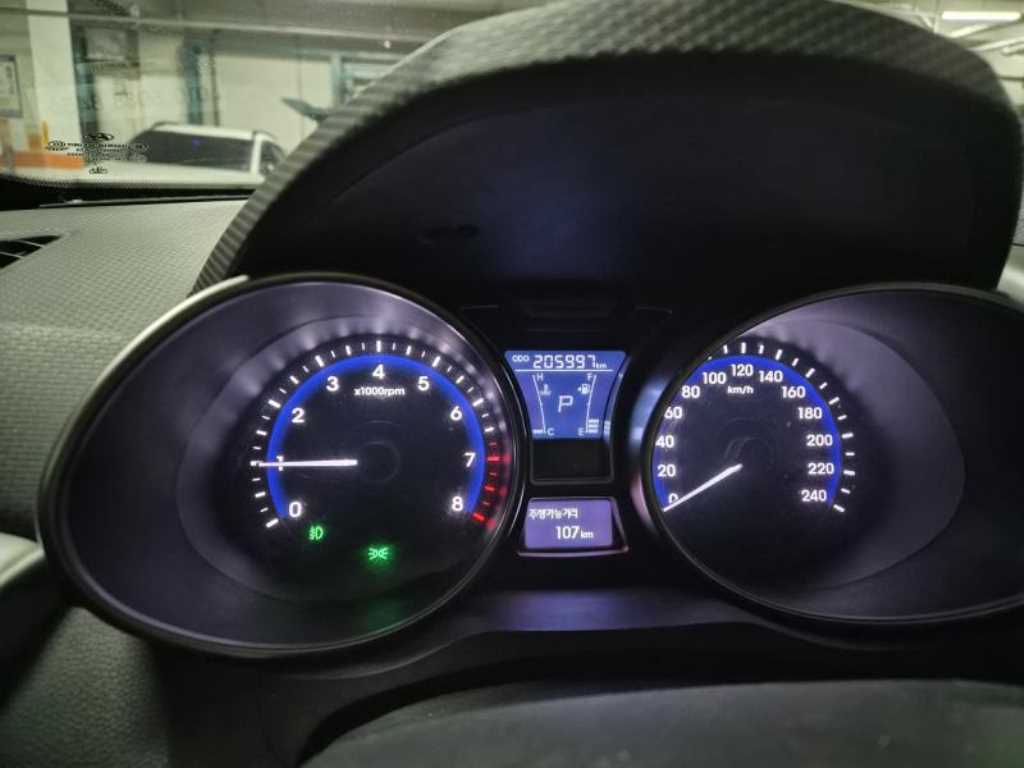 HYUNDAI Veloster - Vista 6