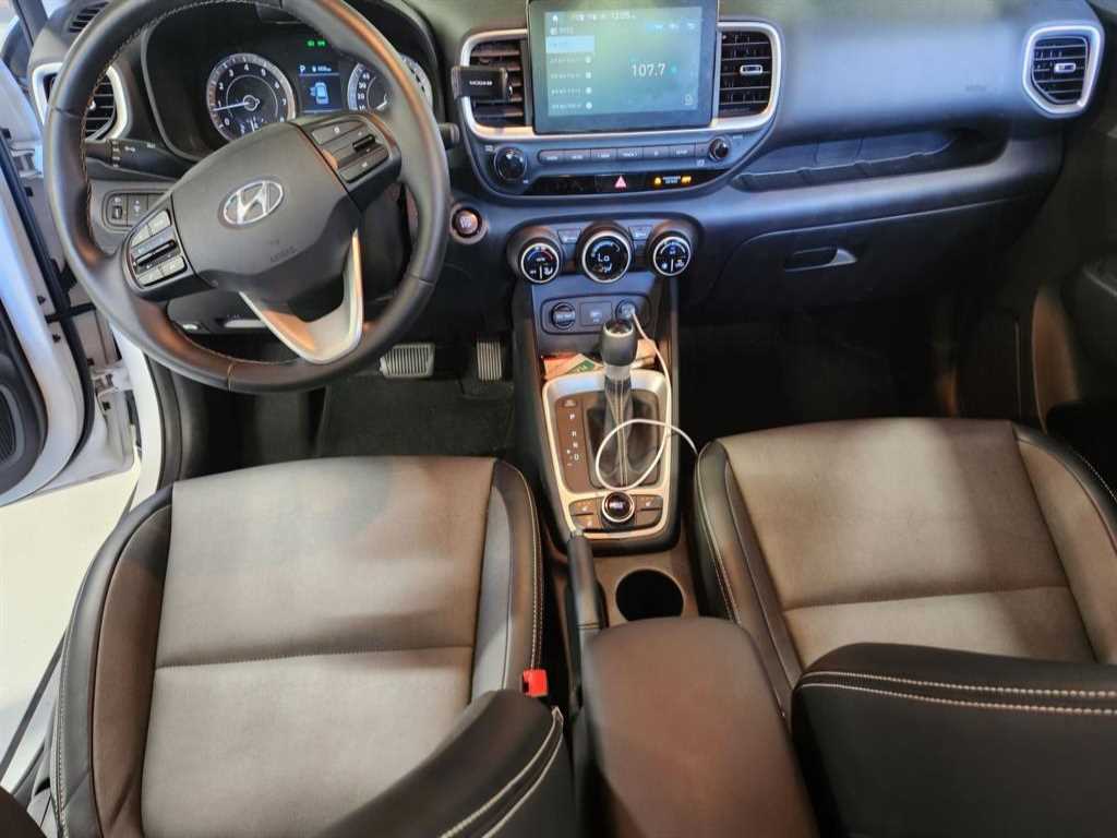 HYUNDAI Venue - Vista 5