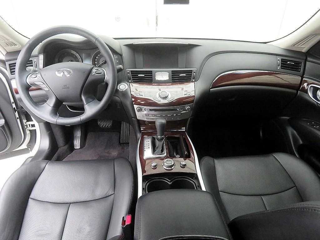 Infiniti Q - Vista 7