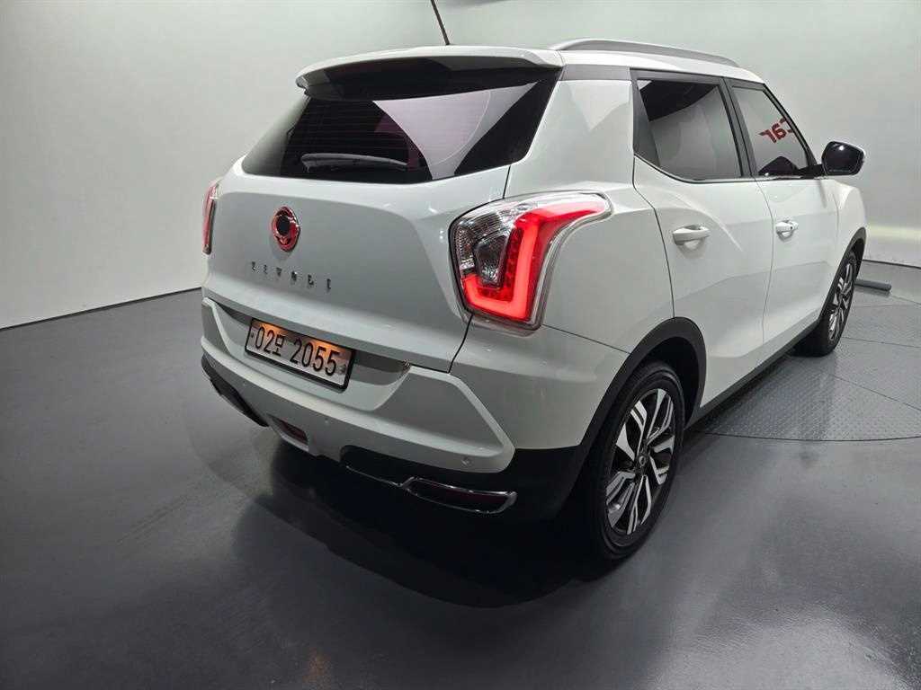 Ssangyong Tivoli - Vista 5