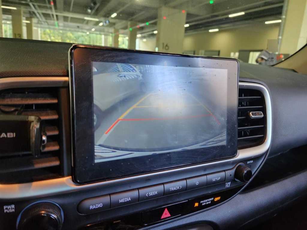 HYUNDAI Venue - Vista 6