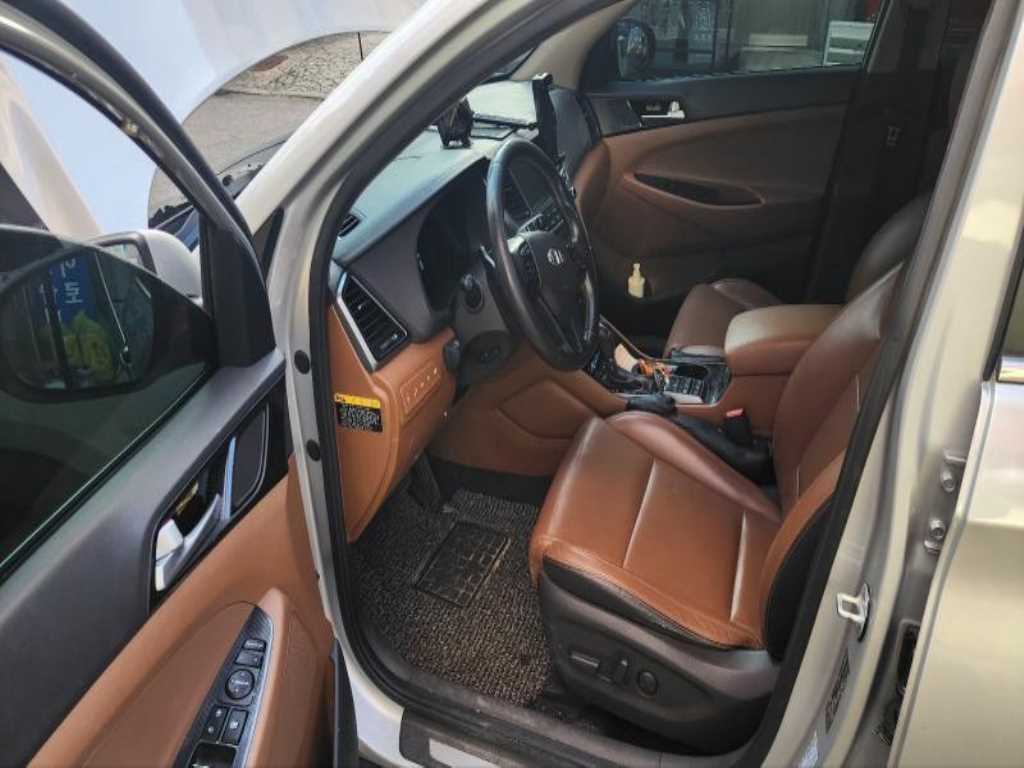 HYUNDAI Tucson 2016 Plateado - Importación desde Corea - HF Imports Iquique - Foto 1