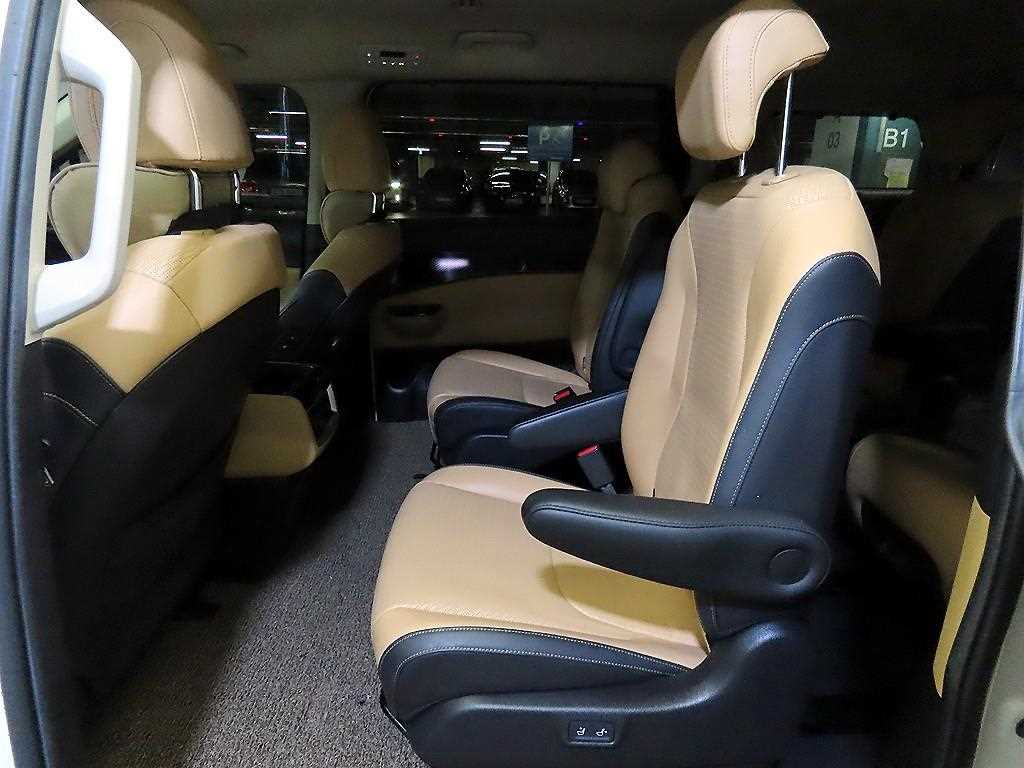 KIA Carnival - Vista 7