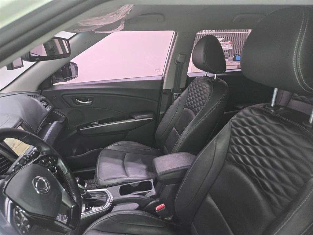 Ssangyong Tivoli - Vista 8