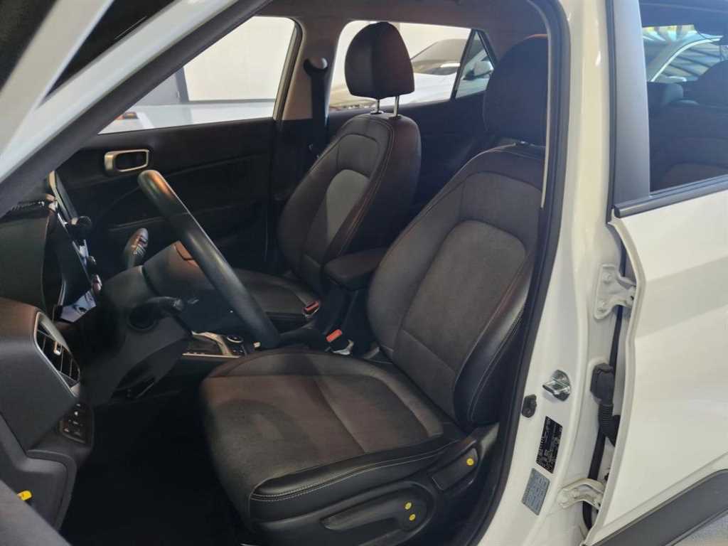 HYUNDAI Venue - Vista 3