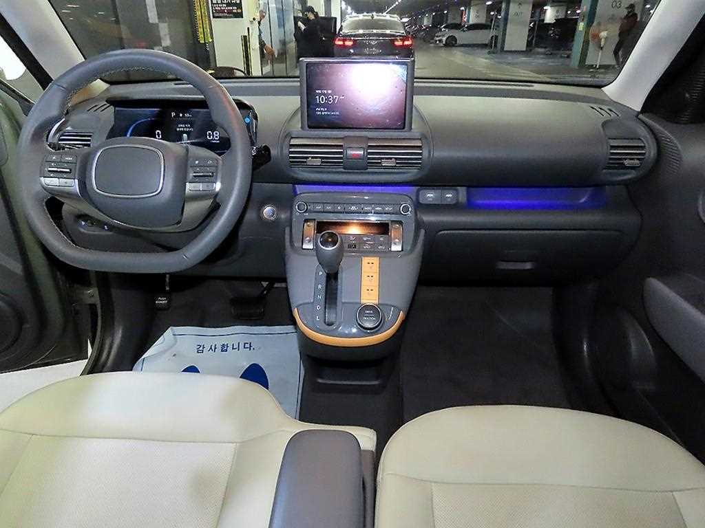 HYUNDAI Casper - Vista 10