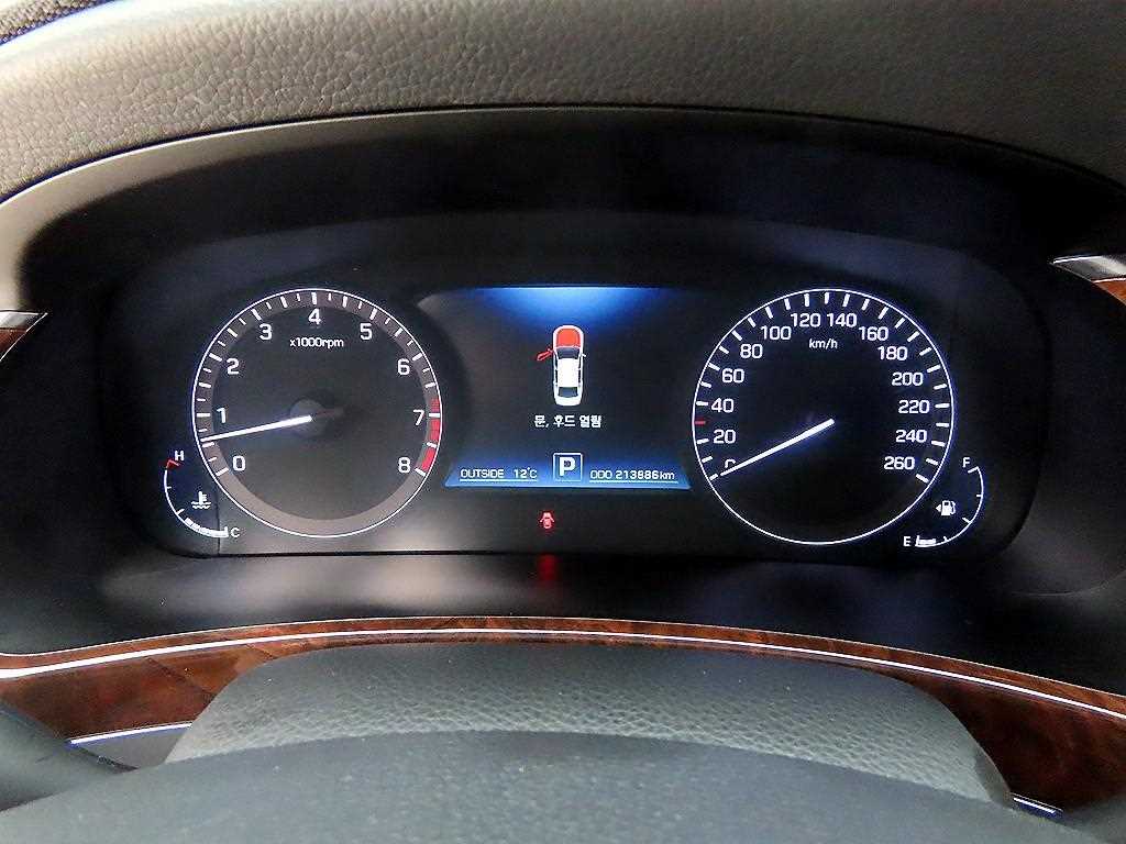 HYUNDAI Equus - Vista 9