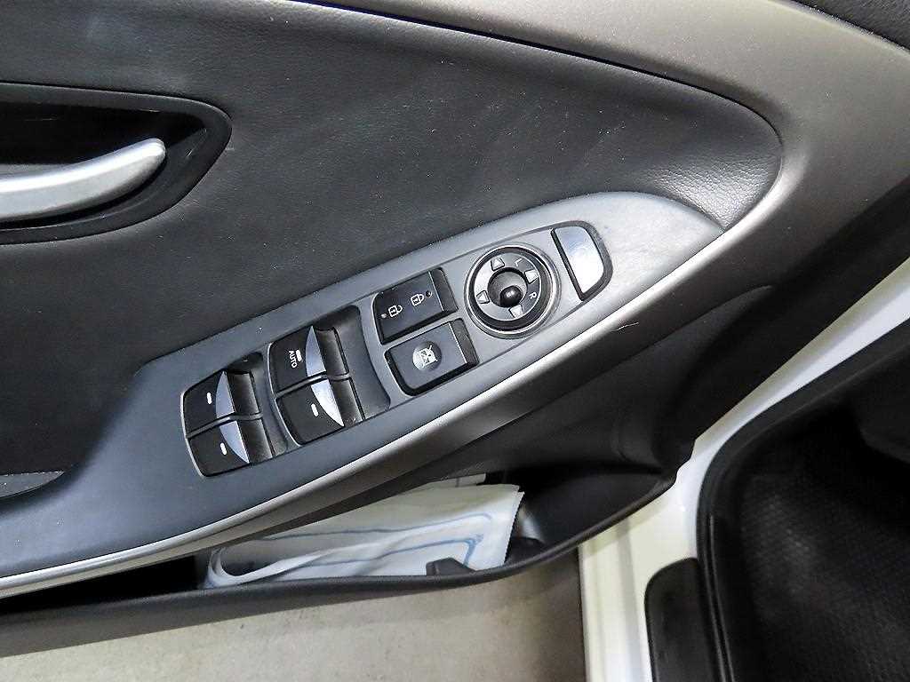 HYUNDAI i30 2016 Blanco - Importación desde Corea - HF Imports Iquique - Foto 13