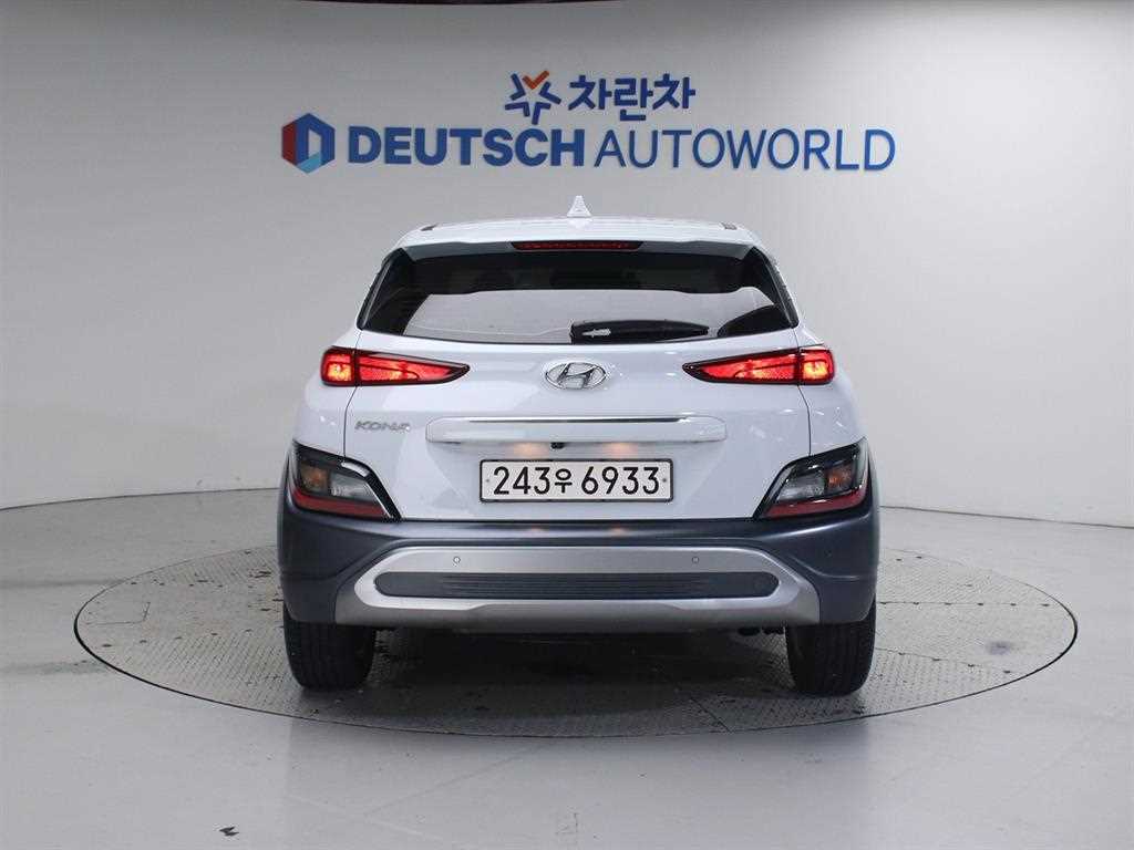 HYUNDAI Kona - Vista 4