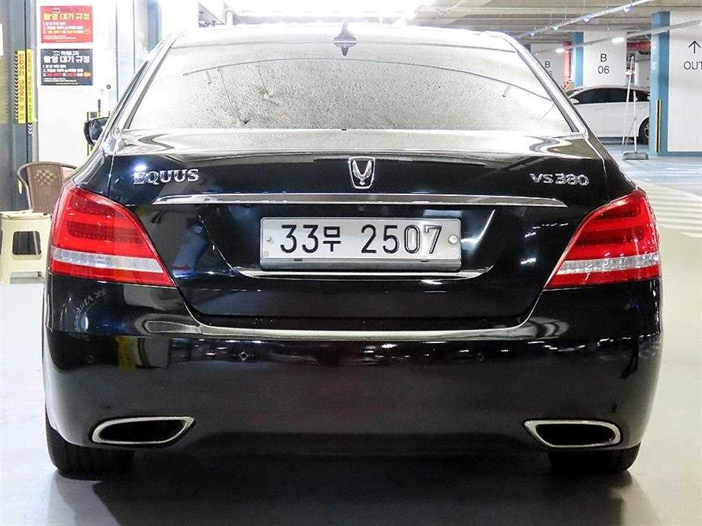 HYUNDAI Equus - Vista 5