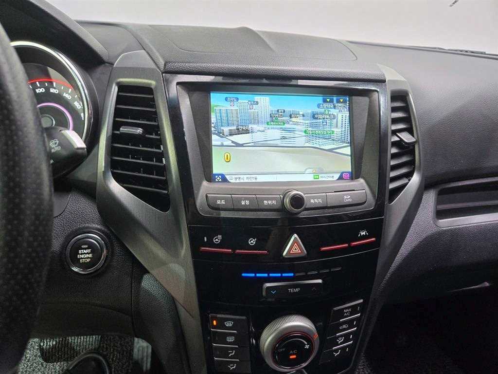 Ssangyong Tivoli 2019 Blanco - Importación desde Corea - HF Imports Iquique - Foto 14