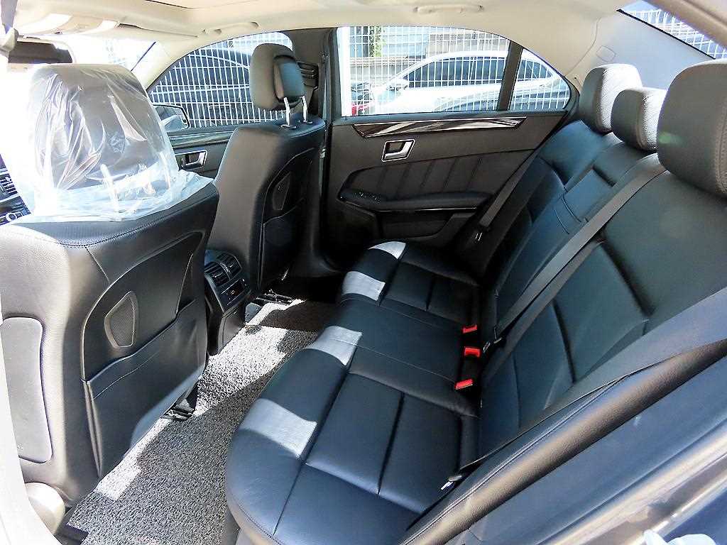 Mercedes Benz E class - Vista 6