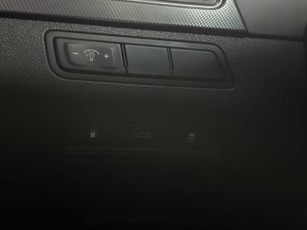 HYUNDAI Sonata - Vista 12