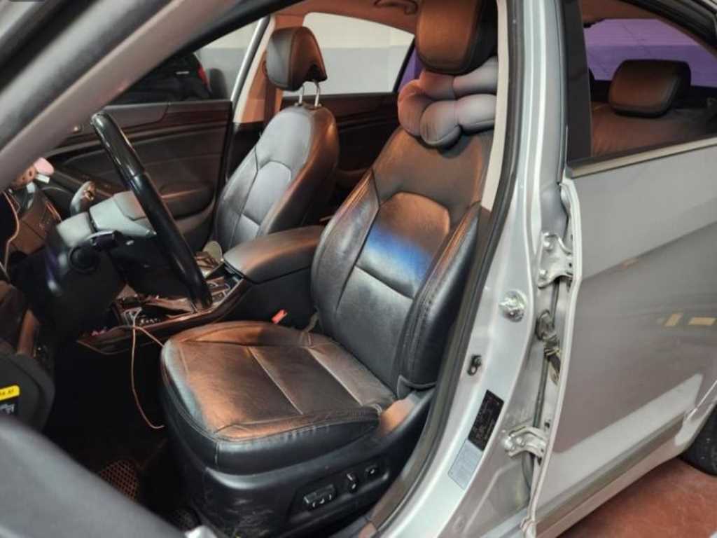 KIA K7 - Vista 9