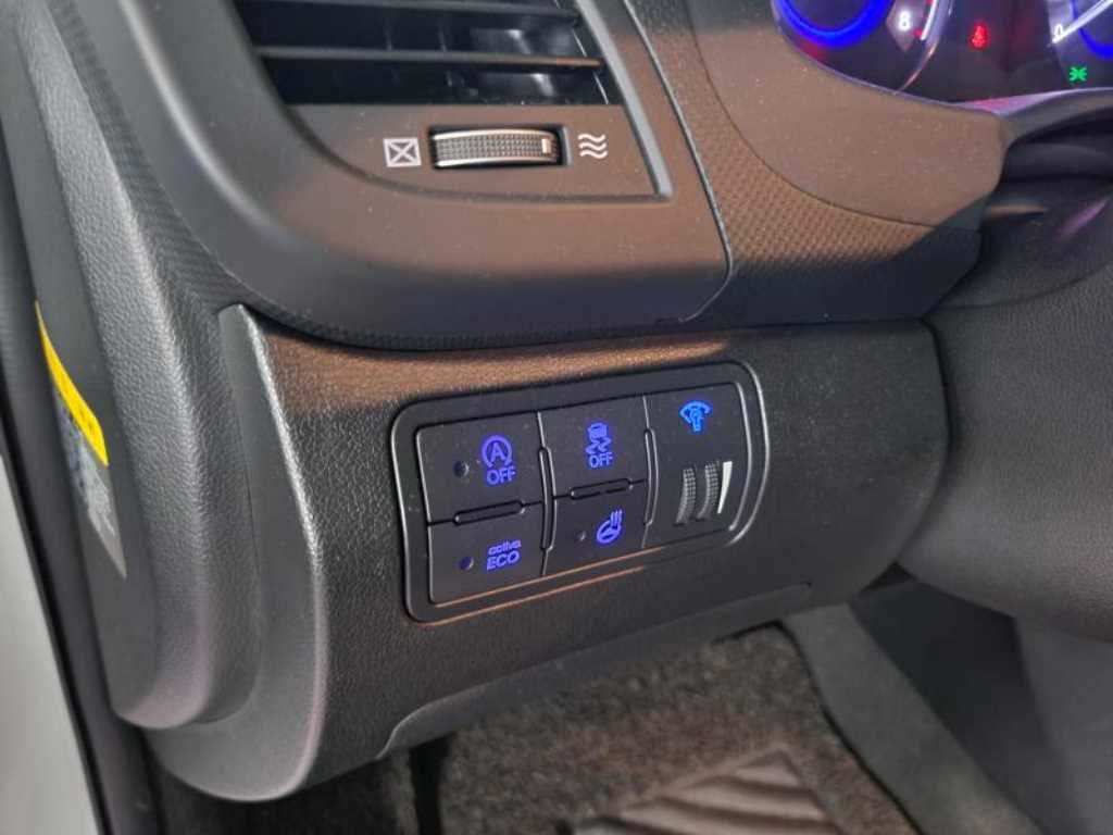 HYUNDAI Accent - Vista 11