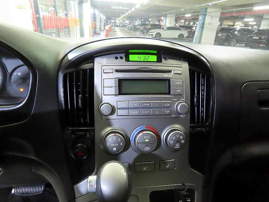 HYUNDAI Starex - Vista 11