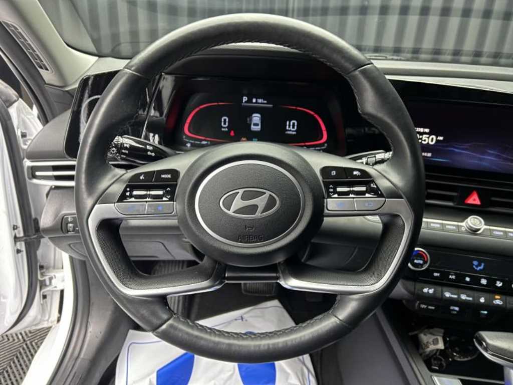 HYUNDAI Avante - Vista 8