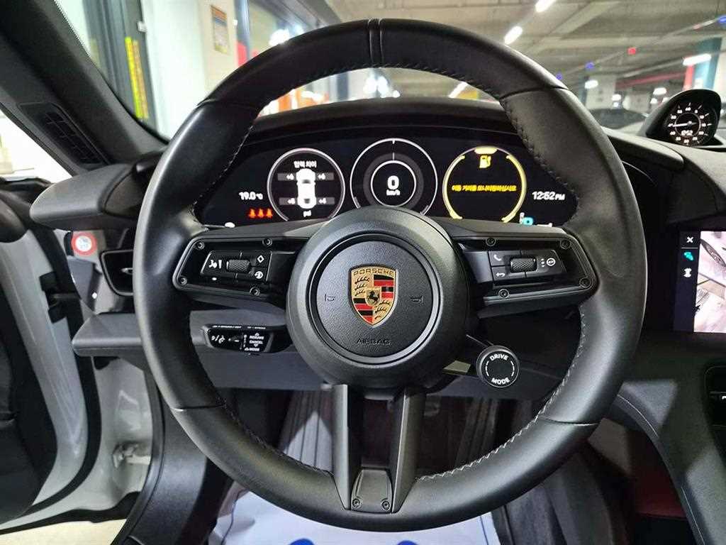 Porsche Taycan - Vista 9