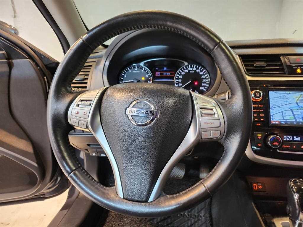 Nissan Altima - Vista 9