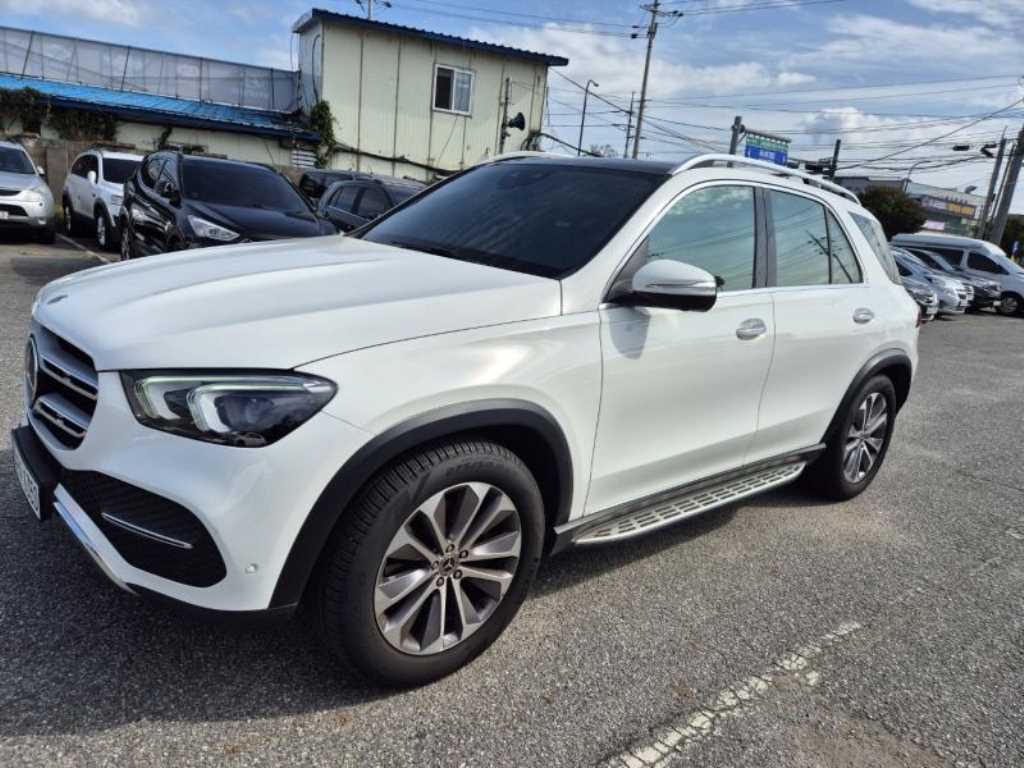 Mercedes Benz GLE Class - Vista 4