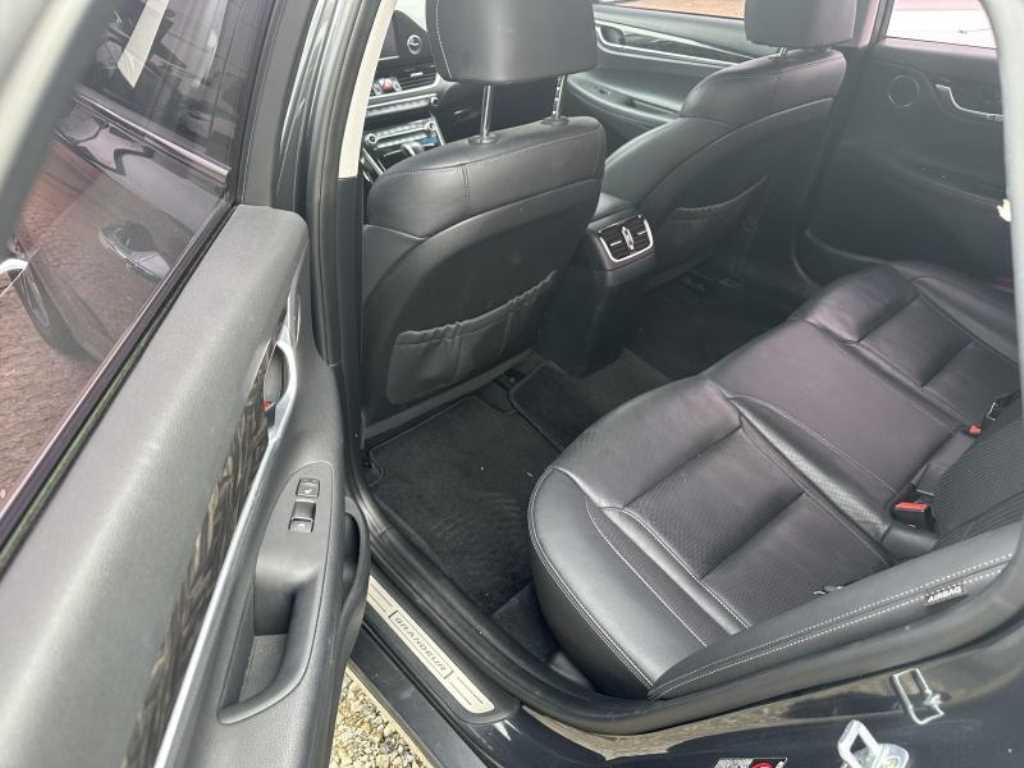 HYUNDAI Grandeur - Vista 3