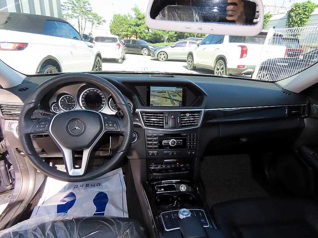 Mercedes Benz E class - Vista 7