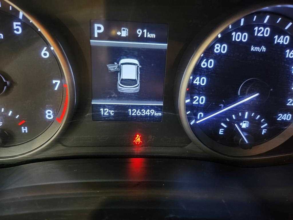 HYUNDAI i30 2017 Rojo - Importación desde Corea - HF Imports Iquique - Foto 13