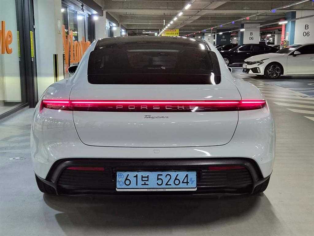 Porsche Taycan - Vista 5