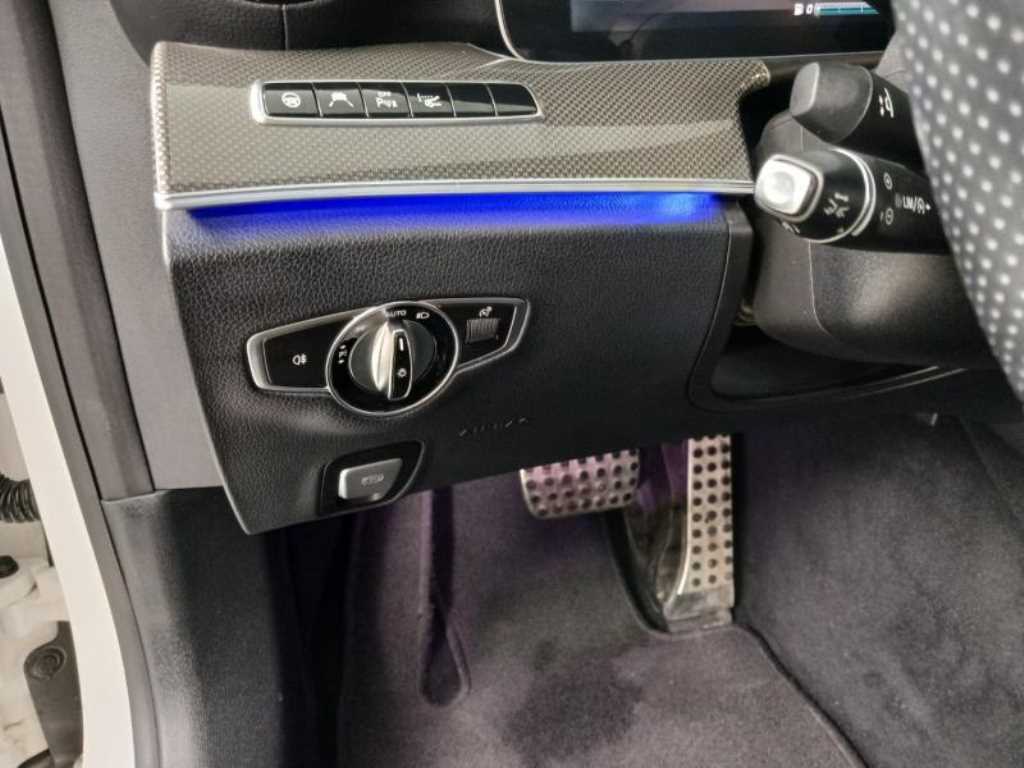 Mercedes Benz E class - Vista 12