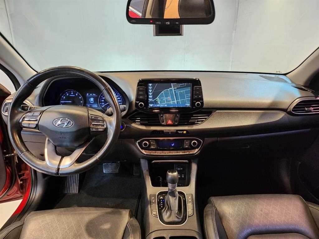 HYUNDAI i30 - Vista 8