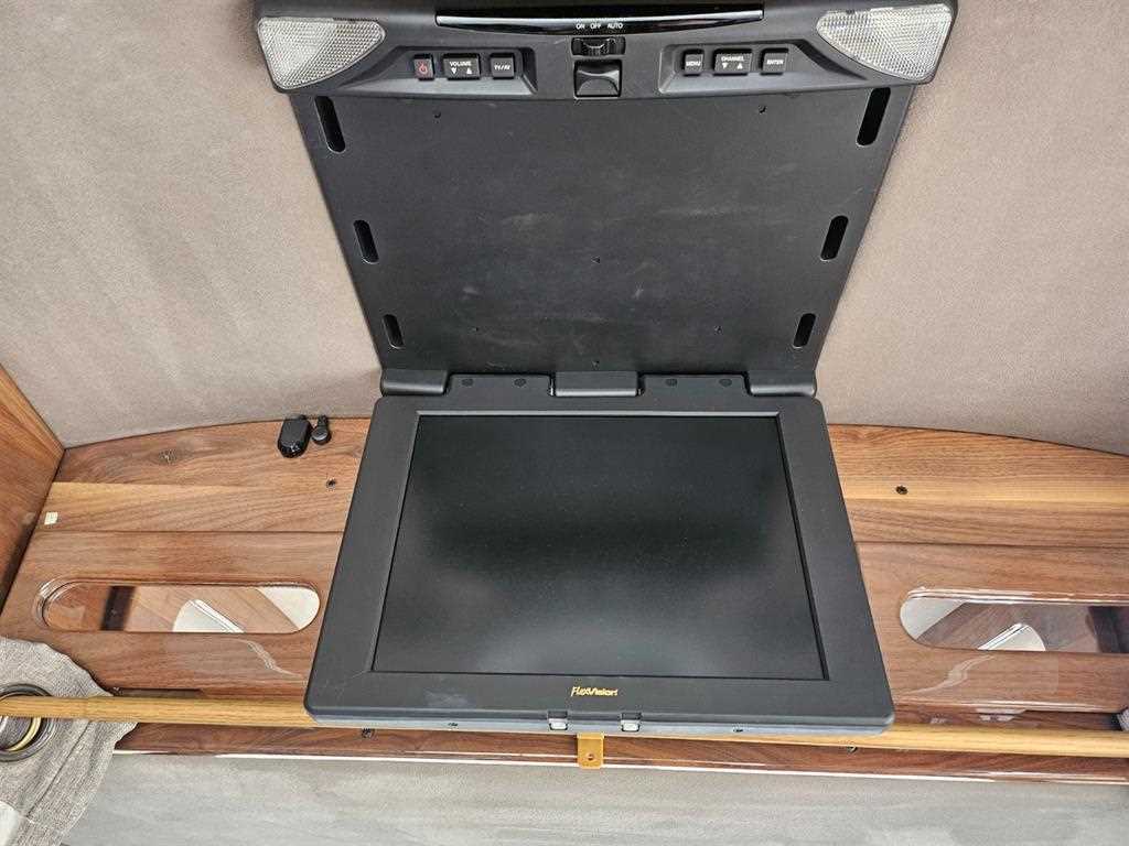 Chevrolet Chevy Van - Vista 11