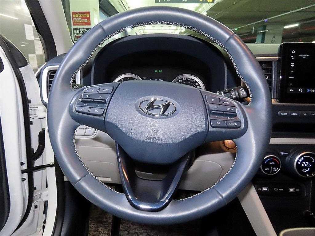 HYUNDAI Venue - Vista 8