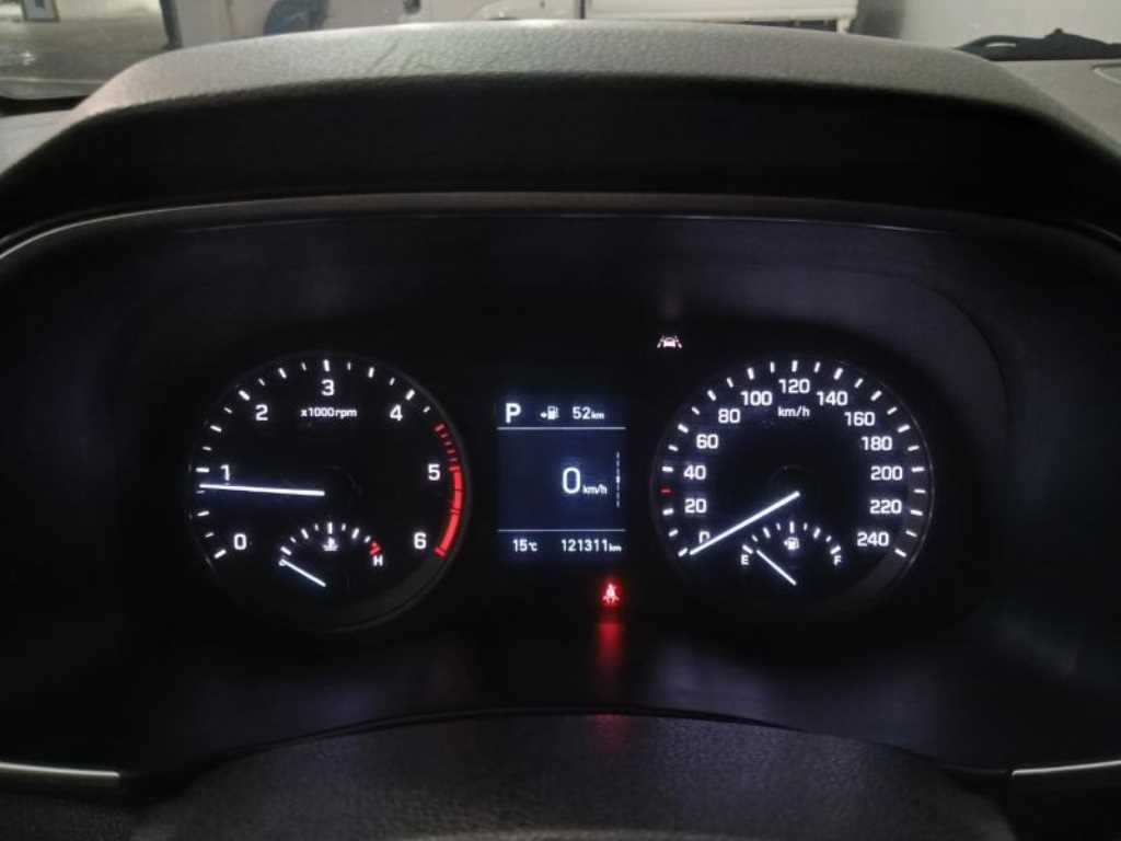 HYUNDAI Tucson - Vista 10